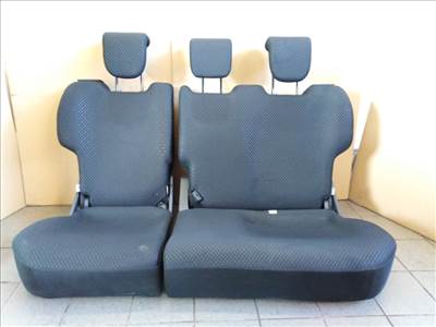 Toyota Yaris 5 ajtós hátsó ülés