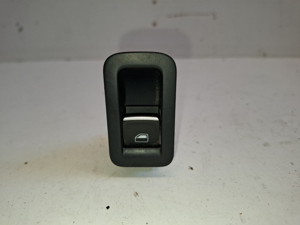 Volkswagen Golf VII (5G) jobb elsõ ablakemelõ kapcsoló 5G0959855J 1. kép