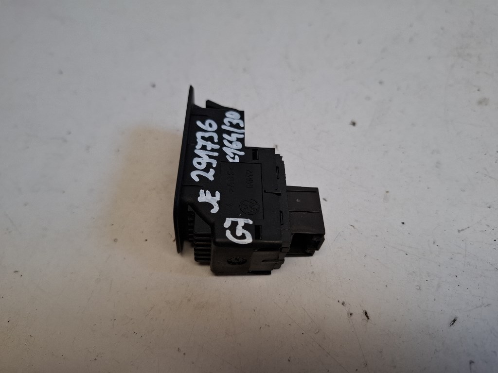 Volkswagen Golf VII (5G) jobb elsõ ablakemelõ kapcsoló 5G0959855J 2. kép