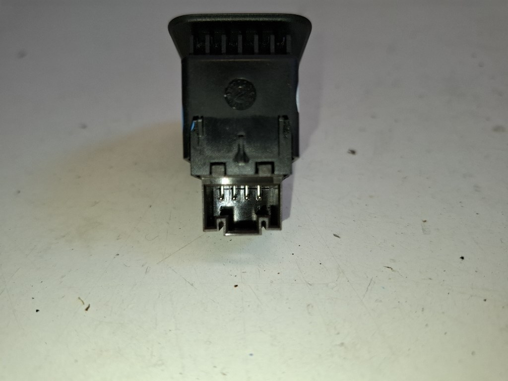 Volkswagen Golf VII (5G) jobb elsõ ablakemelõ kapcsoló 5G0959855J 3. kép