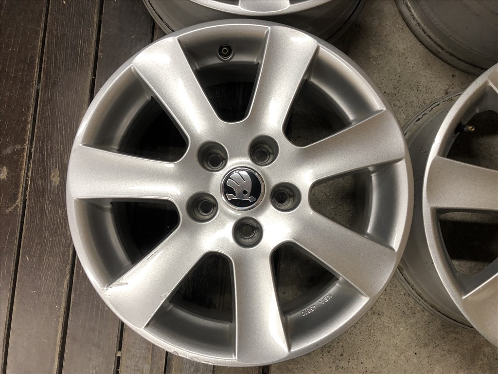16 colos alufelni Skoda, Audi, VW, Seat, Mercedes 16 col 5x112 6. kép