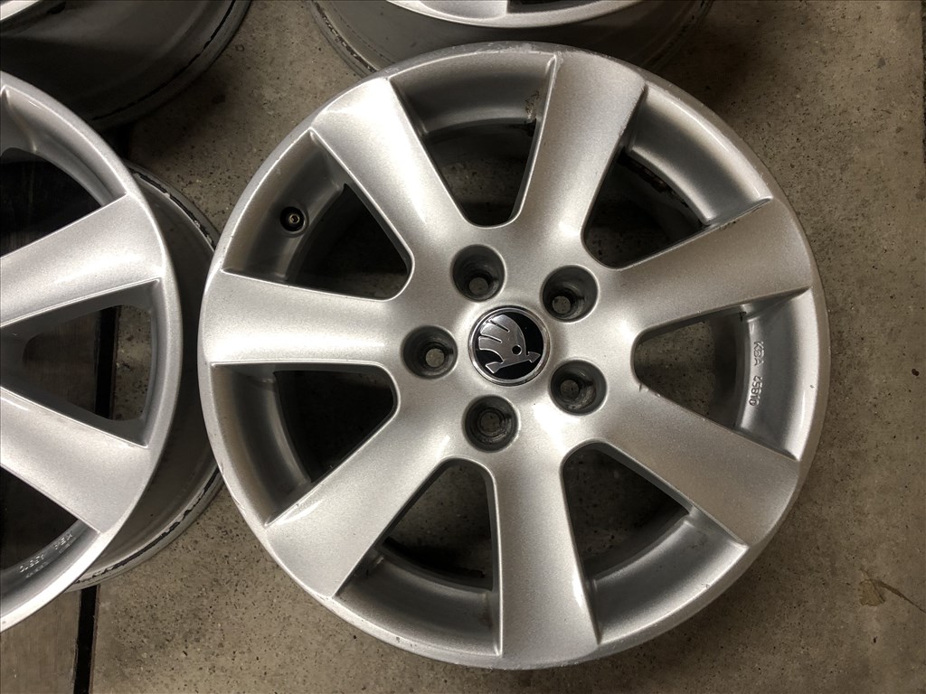 16 colos alufelni Skoda, Audi, VW, Seat, Mercedes 16 col 5x112 7. kép