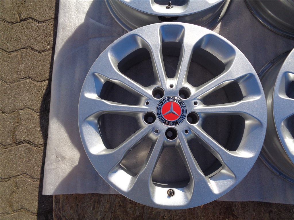 Mercedes Gyári alufelni 17-es, szenzorral szép állapotban eladó. 3. kép