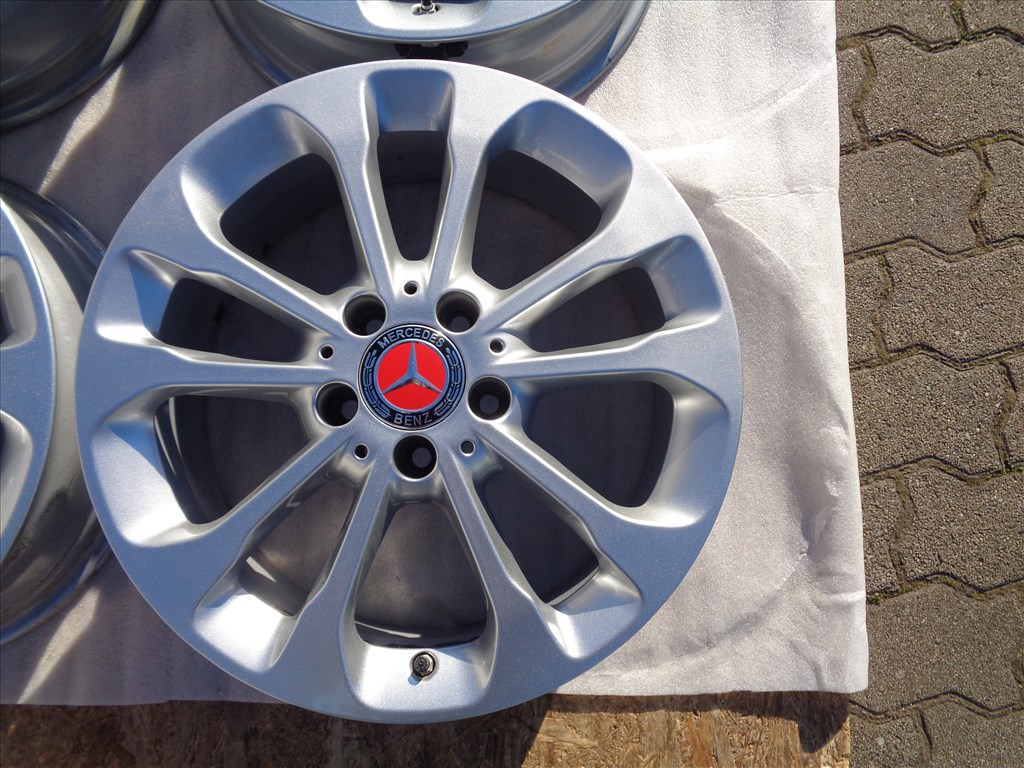 Mercedes Gyári alufelni 17-es, szenzorral szép állapotban eladó. 5. kép