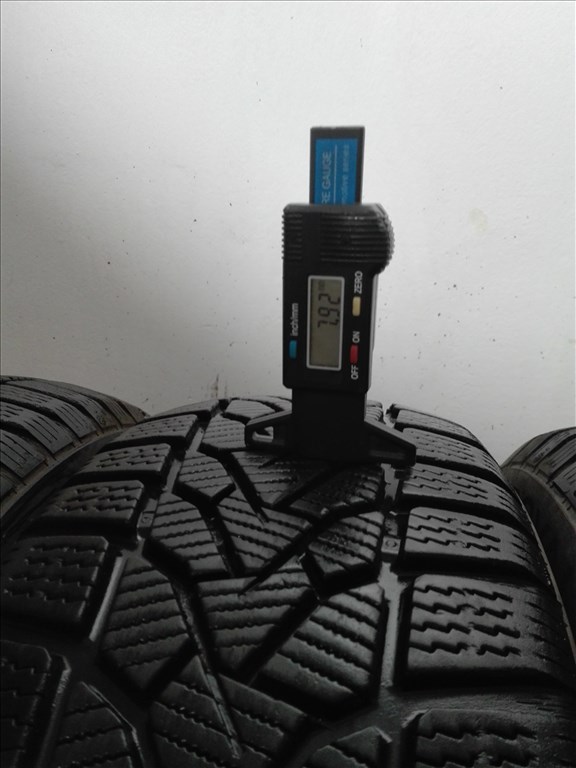 185/60R15 Uniroyal téli gumi garnitúra 185/60 r15 4. kép