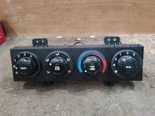 Kia Carnival (KV-II) Fűtéskapcsoló (manuális klímás) *149500* kia-ok55a61190