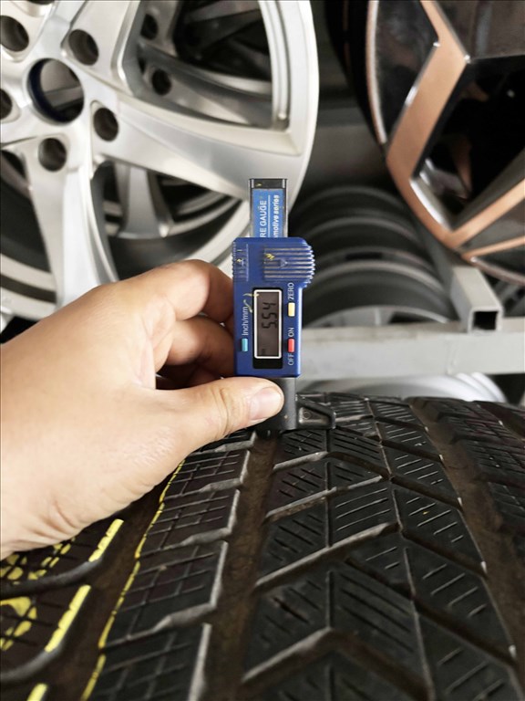 315/35 r22 Pirelli 2021 5,5mm téligumi 2db eladó 315/35r22 5. kép