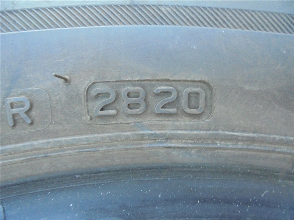  Akció !!! 205/60 R 16" újszerű Bridgestone téli gumi eladó 6. kép