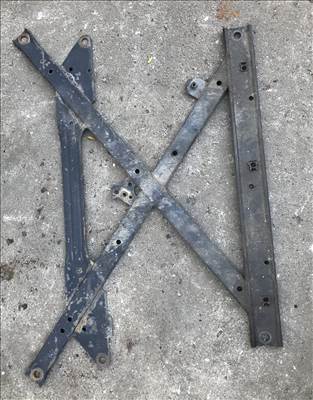 Audi A5 (B8 - 8T) bölcső merevítő 8k1399345f