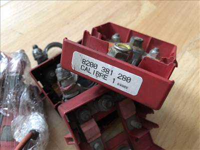 Renault Espace IV Akkumulátor akkumulátor saru  8200381280