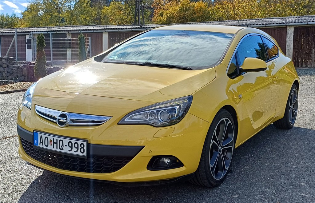 Opel Astra J GTC 1.7 CDTI Bi-Xenon,Tempomat,Klíma,Félbőr,Multikormány stb. 2. kép