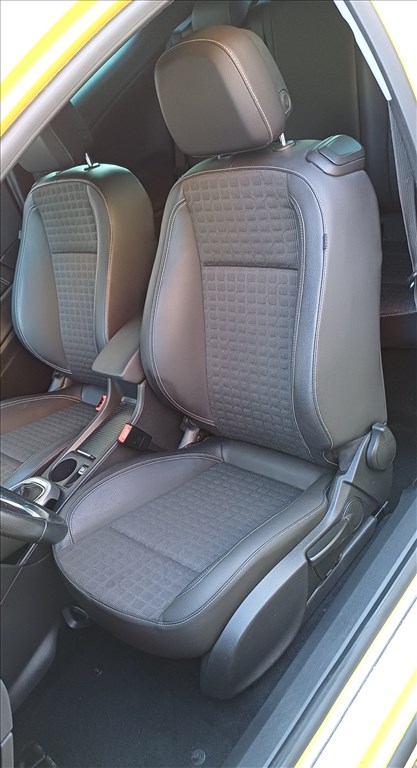 Opel Astra J GTC 1.7 CDTI Bi-Xenon,Tempomat,Klíma,Félbőr,Multikormány stb. 6. kép