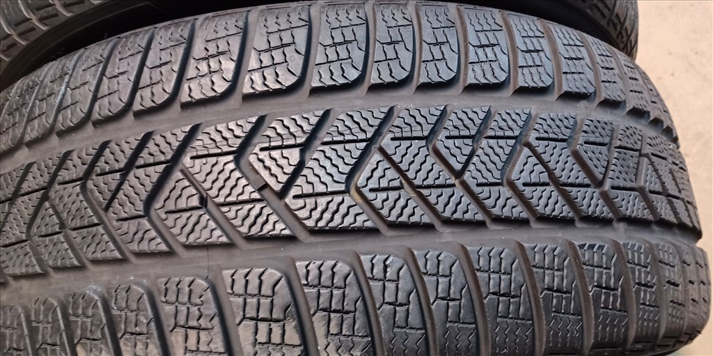 Pirelli Sottozero3 Winter MO 245/45 R19 téli gumik 4db 1. kép