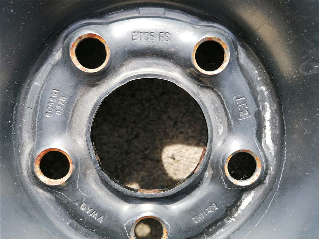  5x112 lyukosztású 14" újszerű lemezfelni, rajta 175/70 kopott nyári gumi gumi  3. kép