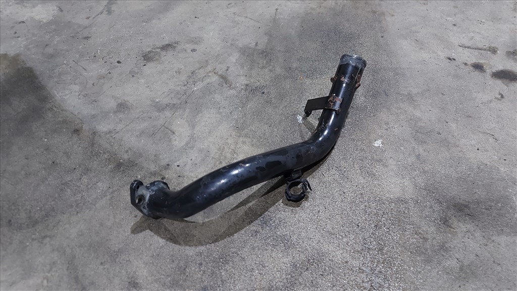 Iveco DAILY 06- 3.0 Motor oldalán fém vízcső víz cső csö csonk 0442 504093141 3. kép