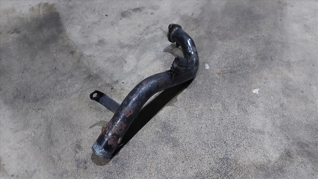 Iveco DAILY 06- 3.0 Motor oldalán fém vízcső víz cső csö csonk 0442 504093141 6. kép