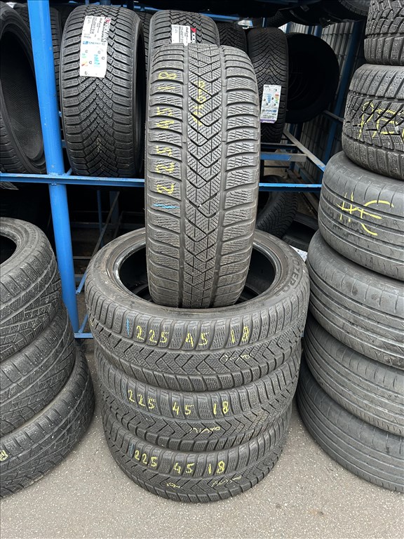 4db 225/45×18″ Pirelli RSC téli gumiabroncs. (3751740) 1. kép