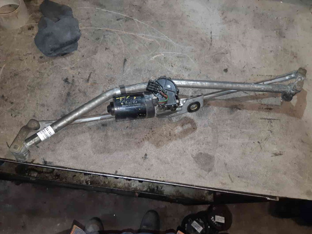 Volkswagen Transporter T4 91-03 Elsõ Ablaktörlõ Motor ቛõ Ablaktörlõ Mechanika 0 390 241 163 1. kép