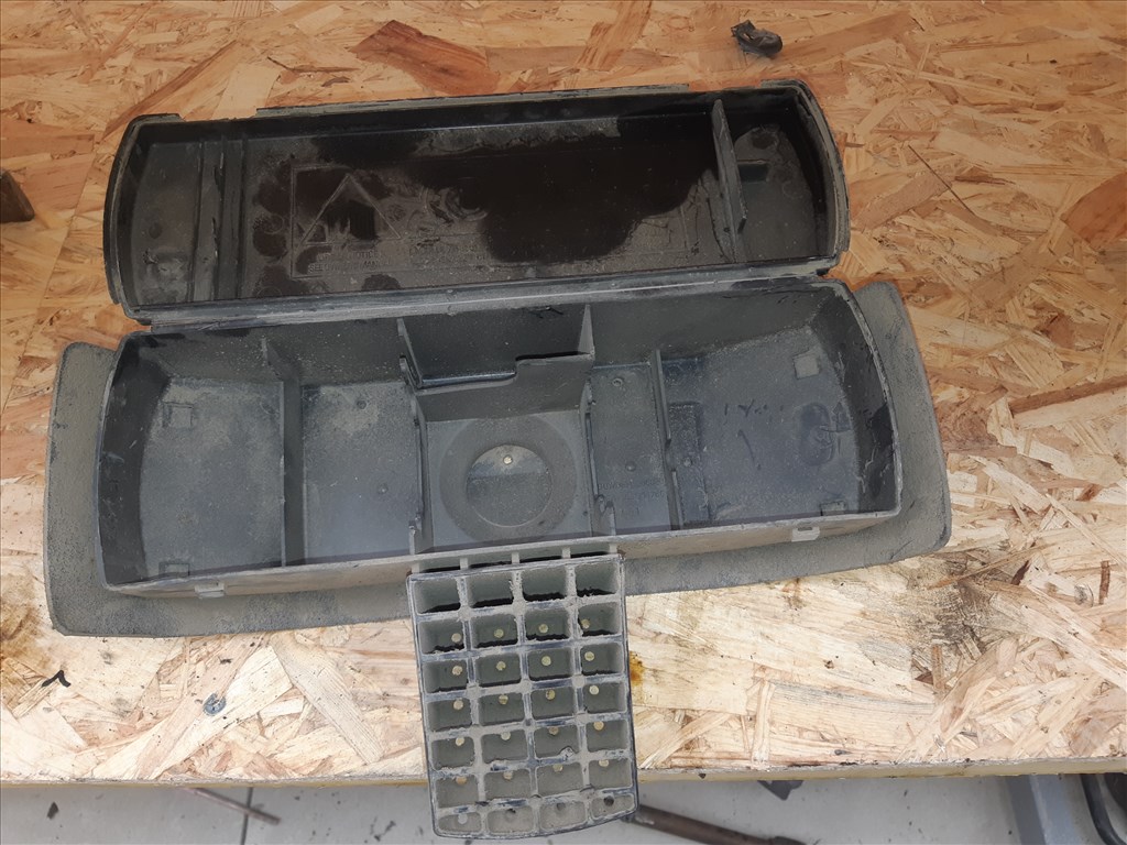 Peugeot 206 Emelõ Tartó 9631716780 2. kép