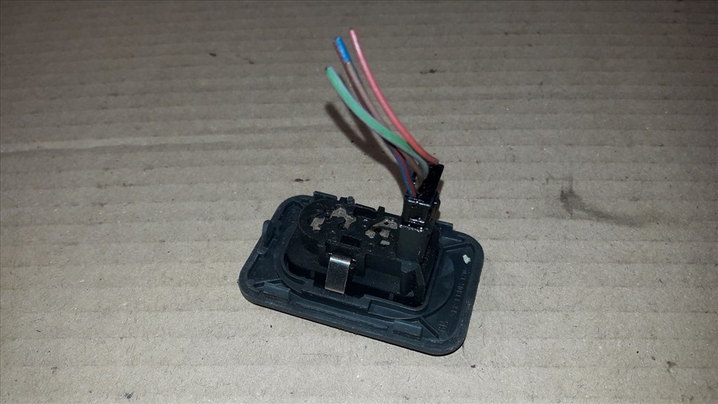 Opel Corsa C Jobb Elsõ Ablakemelõ Kapcsoló 24 407 699 2. kép