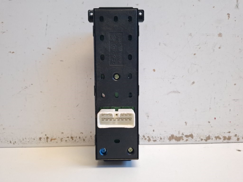 Hyundai Santa Fe bal elsõ ablakemelõ kapcsoló 2. kép