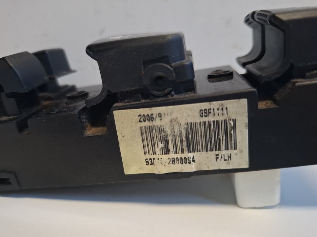 Hyundai Santa Fe bal elsõ ablakemelõ kapcsoló 4. kép