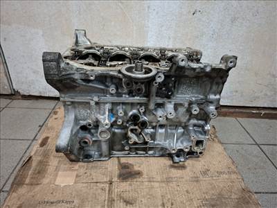 Mazda CX-3  motorblokk fûzött hengerfej nélkül S5502222