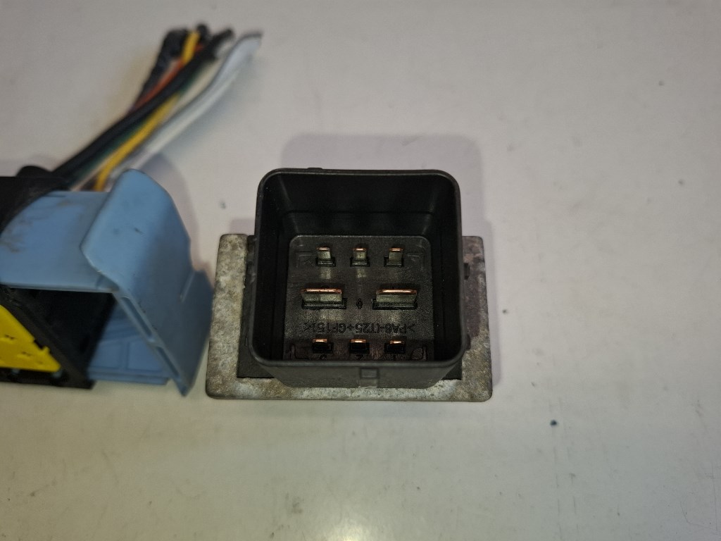 Nissan X-trail (T31) izzítórelé 110678071R 4. kép