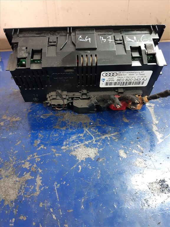 Audi A4 B7 Fûtéskapcsoló 8E0 820 044 AJ 2. kép