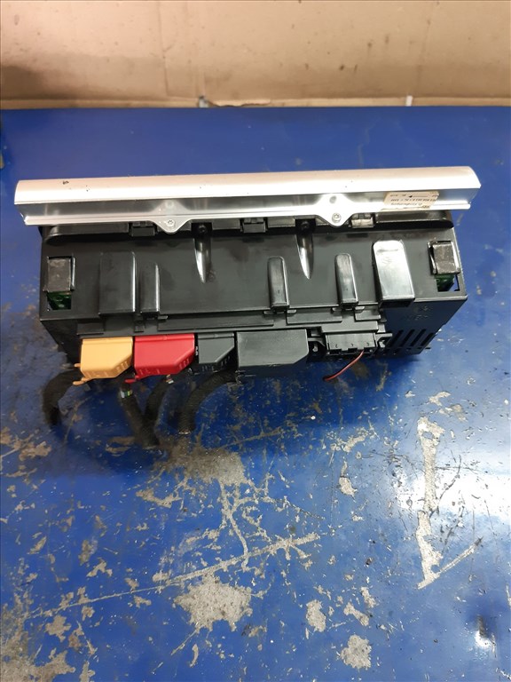 Audi A4 B7 Fûtéskapcsoló 8E0 820 044 AJ 3. kép