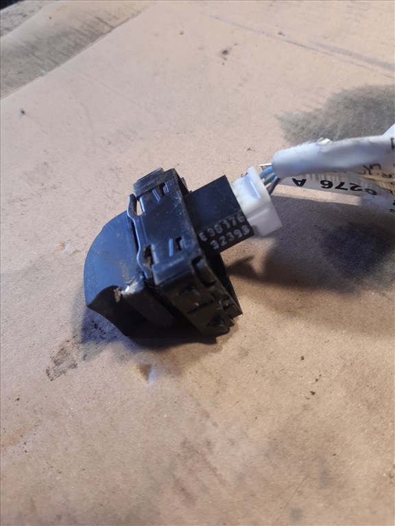 Renault Scenic III Ablakemelõ Kapcsoló 2. kép