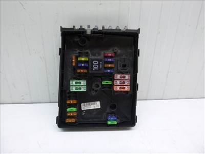 Skoda Octavia (1Z) biztosítéktábla motortér 1K0937125A