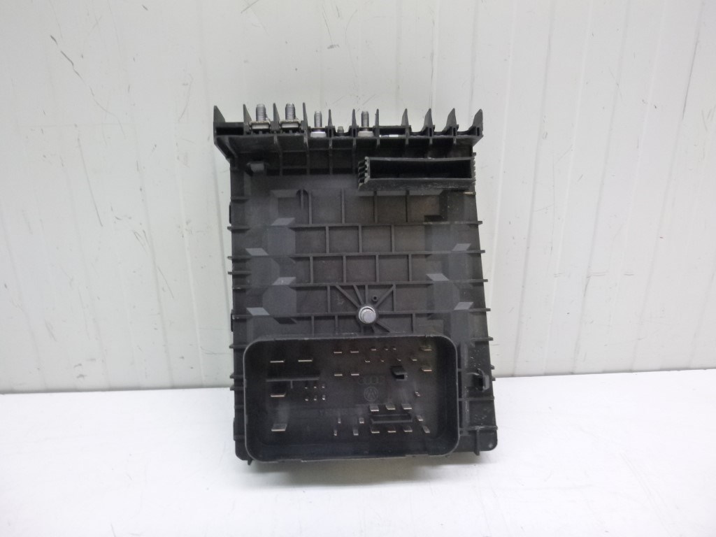 Skoda Octavia (1Z) biztosítéktábla motortér 1K0937125A 2. kép