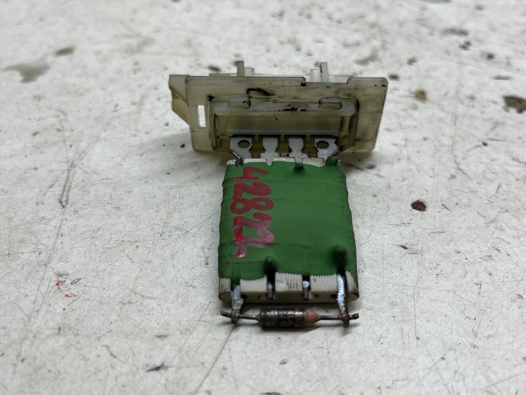 OPEL CORSA C (F08/ F68) 1.7 DI Előtét Ellenállás Fűtőmotor #42822# 1. kép