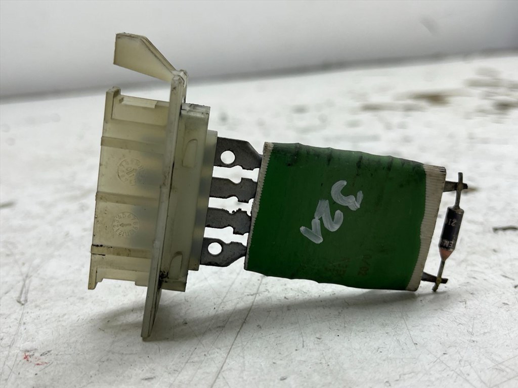 OPEL CORSA C (F08/ F68) 1.7 DI Előtét Ellenállás Fűtőmotor #42822# 2. kép