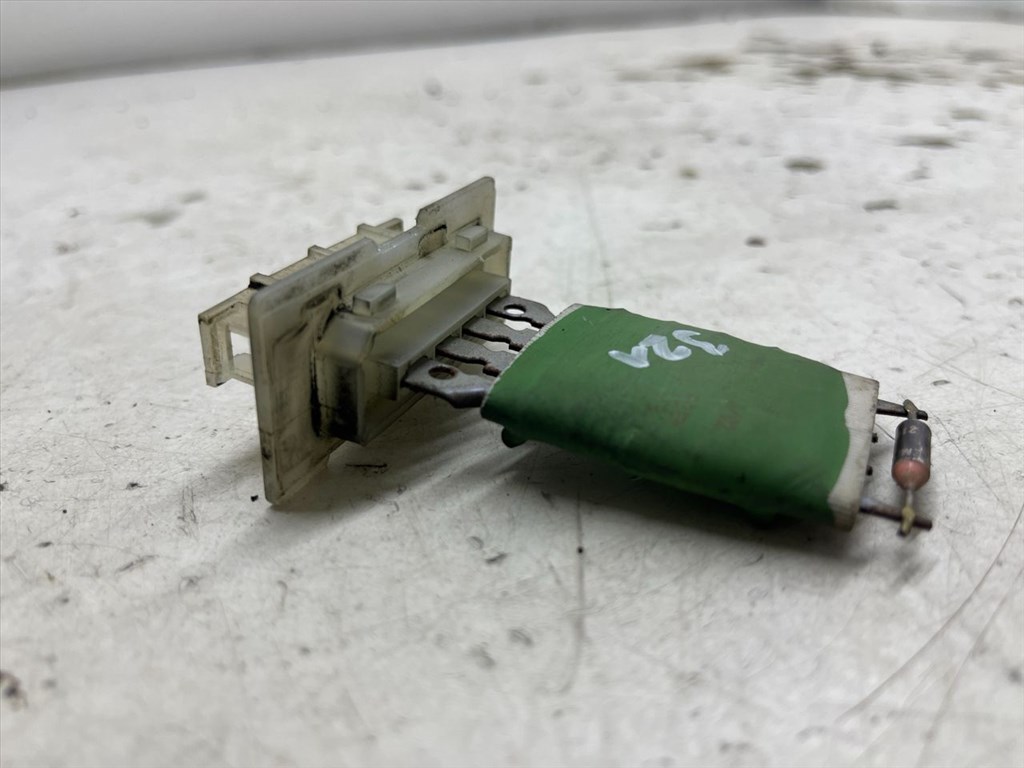 OPEL CORSA C (F08/ F68) 1.7 DI Előtét Ellenállás Fűtőmotor #42822# 5. kép