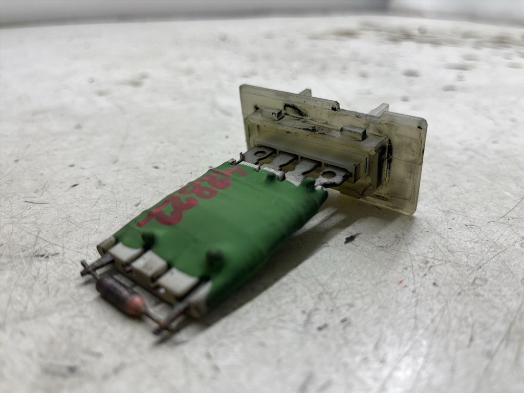 OPEL CORSA C (F08/ F68) 1.7 DI Előtét Ellenállás Fűtőmotor #42822# 8. kép