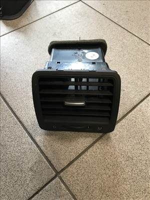 Volkswagen Golf V bal légbefúvó 1k0819709