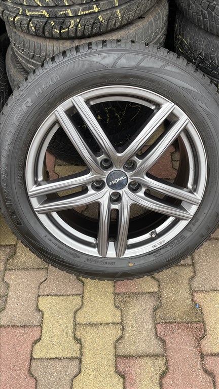 Hyundai IONIQ5  5x114.3 lyukosztású 19" alufelni garnitúra,235/55 Falken téli gumival. TPMS-sel 4. kép