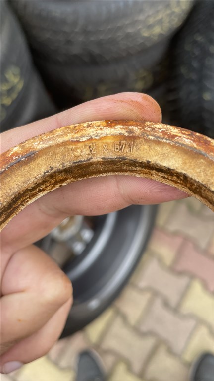 Hyundai IONIQ5  5x114.3 lyukosztású 19" alufelni garnitúra,235/55 Falken téli gumival. TPMS-sel 6. kép