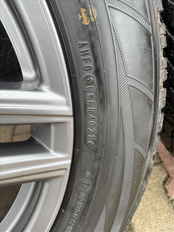 Hyundai IONIQ5  5x114.3 lyukosztású 19" alufelni garnitúra,235/55 Falken téli gumival. TPMS-sel 12. kép