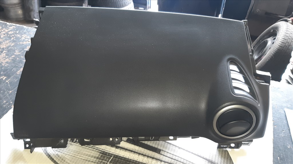 Mazda 3 (BK) MZR 1.6 utasoldali légzsák  dwcv65megze 1. kép