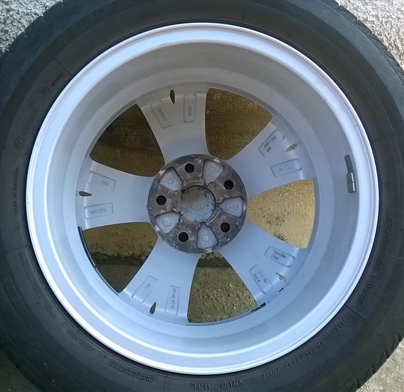 Eladó 4db 16-os 5x112-es Seat alufelni 215/55r16 Bridgestone nyári gumival 4. kép