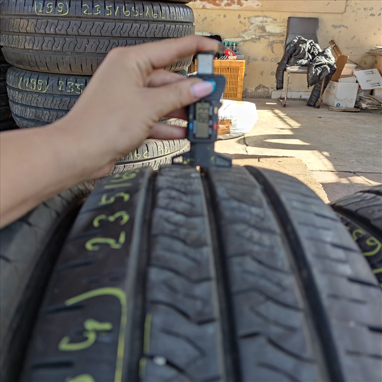  235/65 R16C Kumho nyári gumi 89000ft a 4db/304/ 3. kép