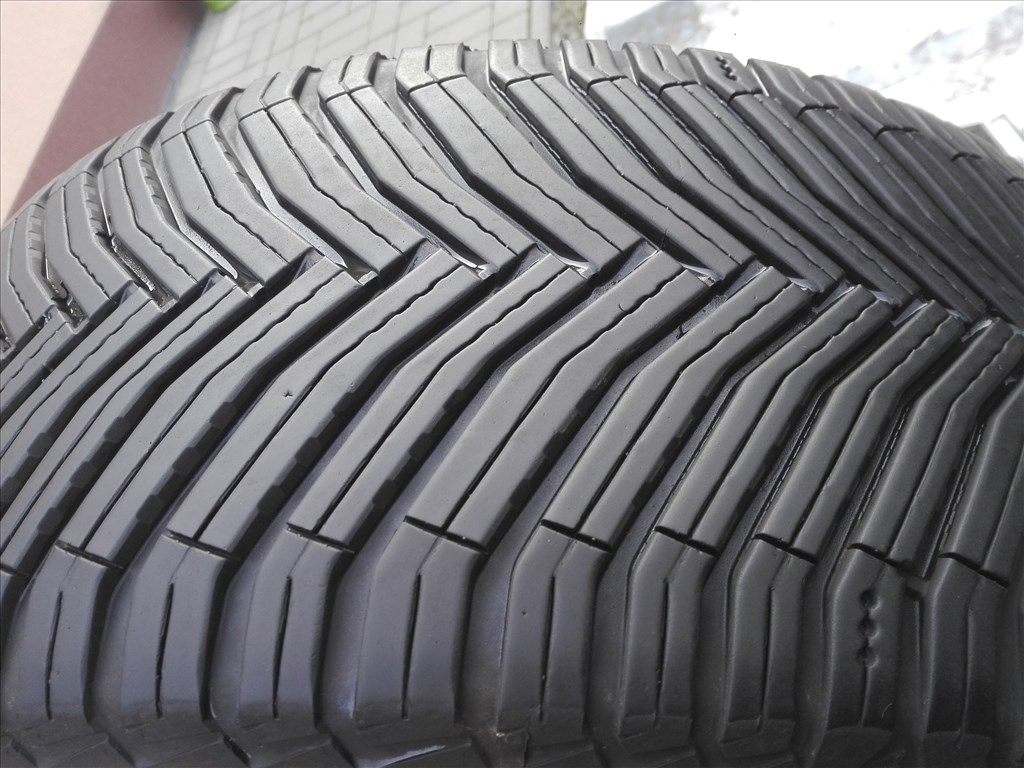 255/45R19 Michelin négyévszakos gumi 2db 255/45 r19 3. kép