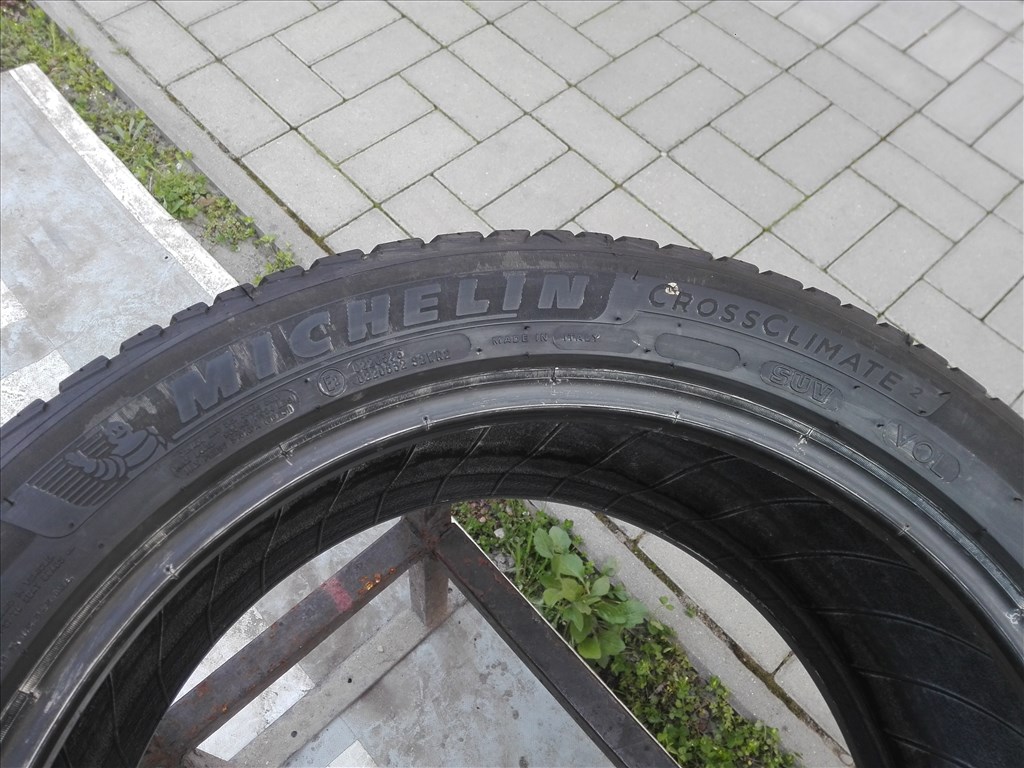 255/45R19 Michelin négyévszakos gumi 2db 255/45 r19 6. kép