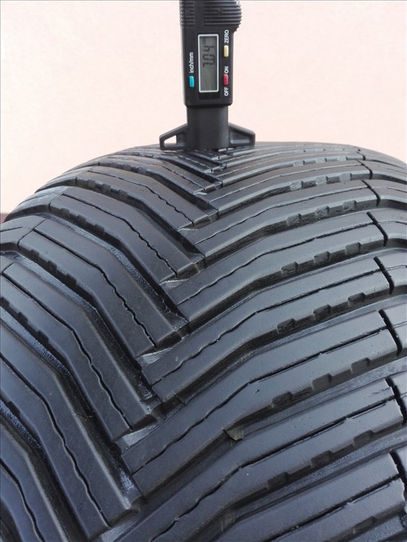 255/45R19 Michelin négyévszakos gumi 2db 255/45 r19 4. kép