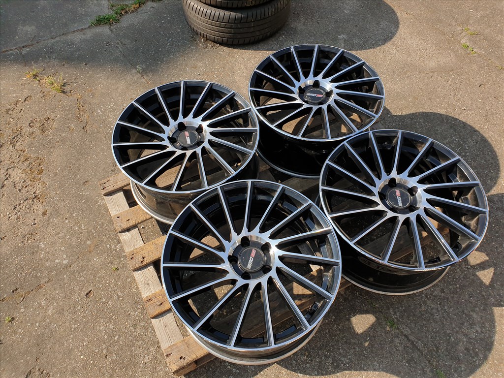 19" 5x112 Motec 5. kép