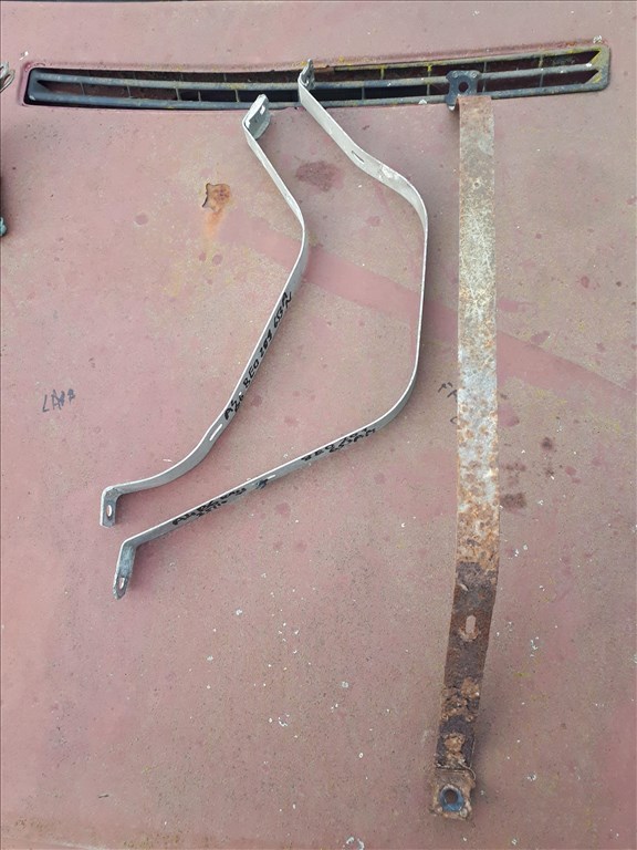 Audi A4 (B6) 1.8 AVJ sedan tankpánt  2. kép