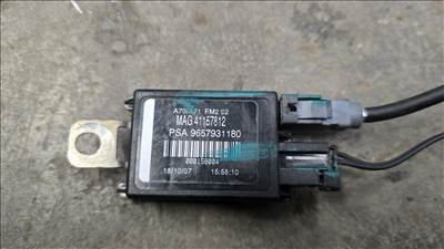 Peugeot 207 antenna erősítő  9657931180